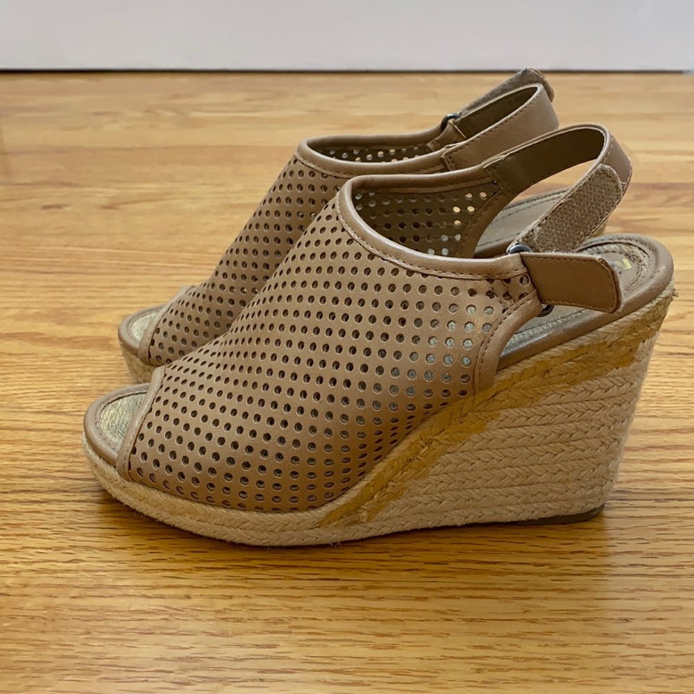 Madeline girl size 7.5 wedges